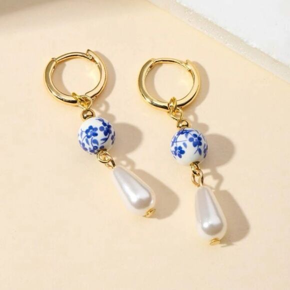 ✨🆕✨ Elegant Chic Gold Blue & White Pearl Water Drop Dangle Earrings✨ - Picture 1 of 9